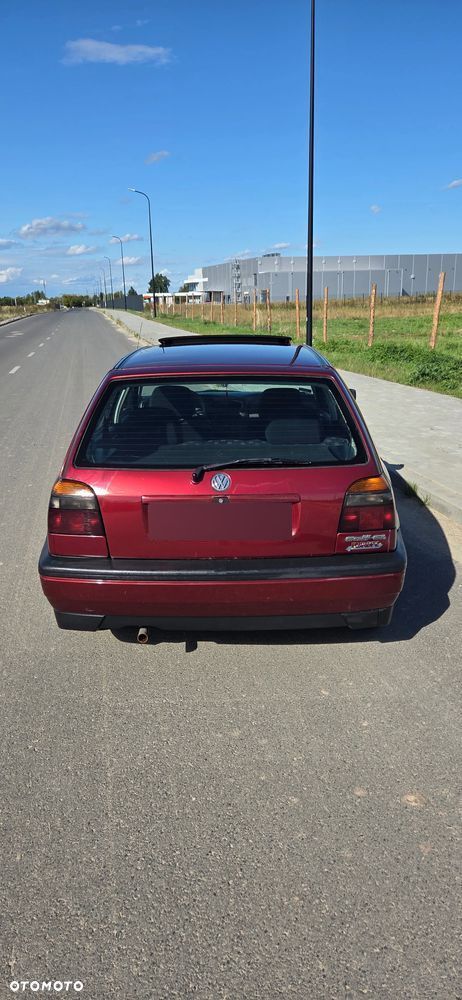 Volkswagen Golf 1.6 GL - 9