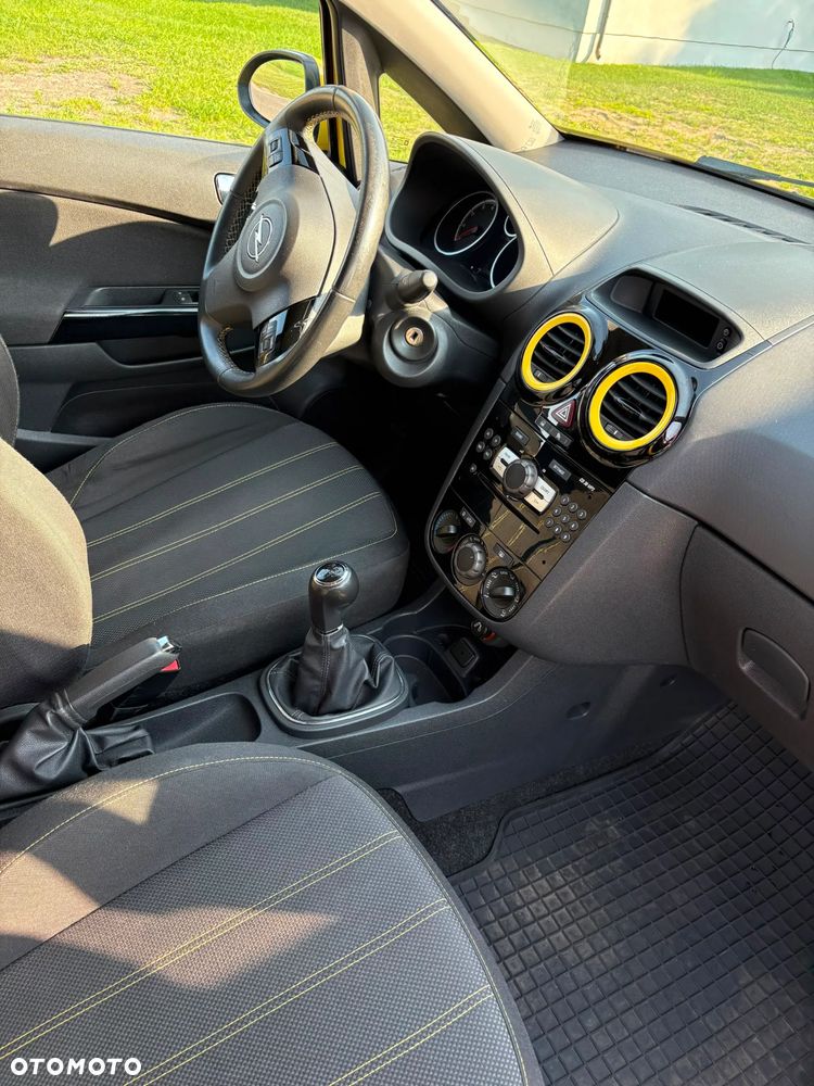 Opel Corsa 1.4 16V Color Edition - 20