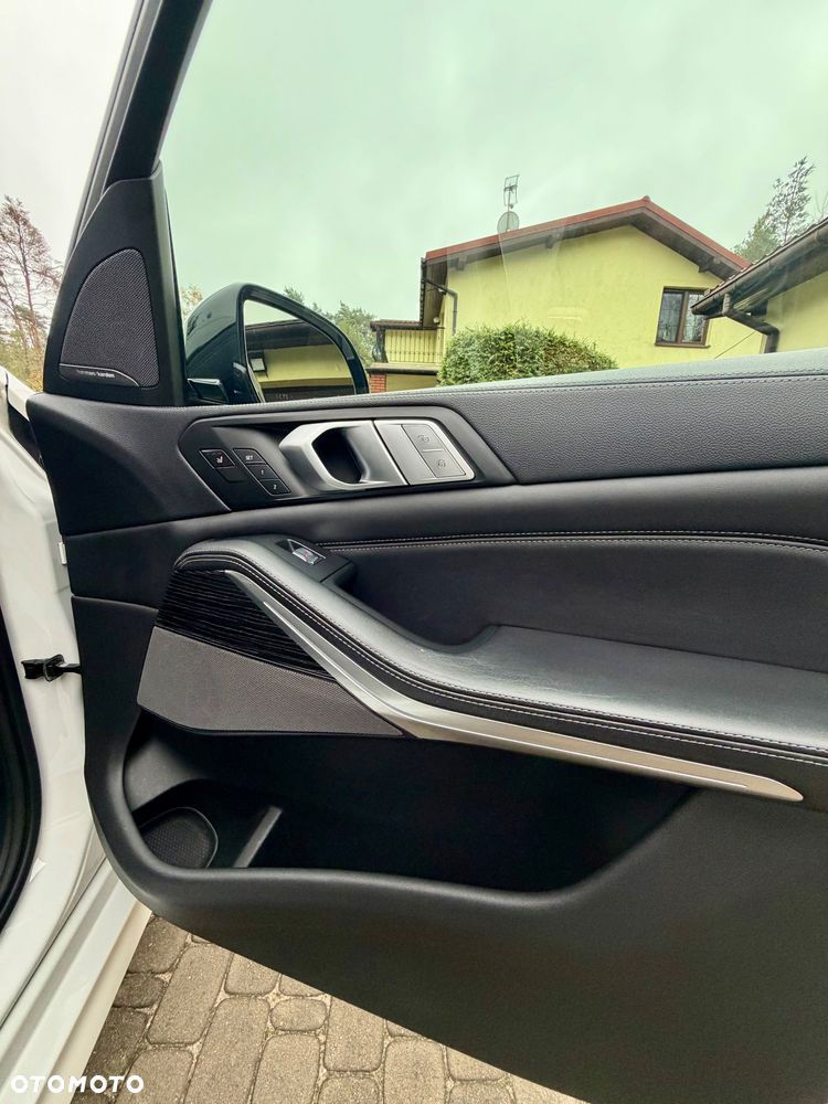 BMW X7 xDrive40i sport - 27