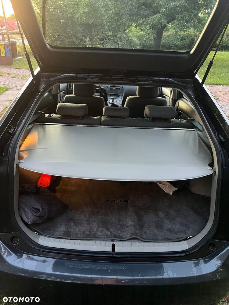 Toyota Prius (Hybrid) - 19