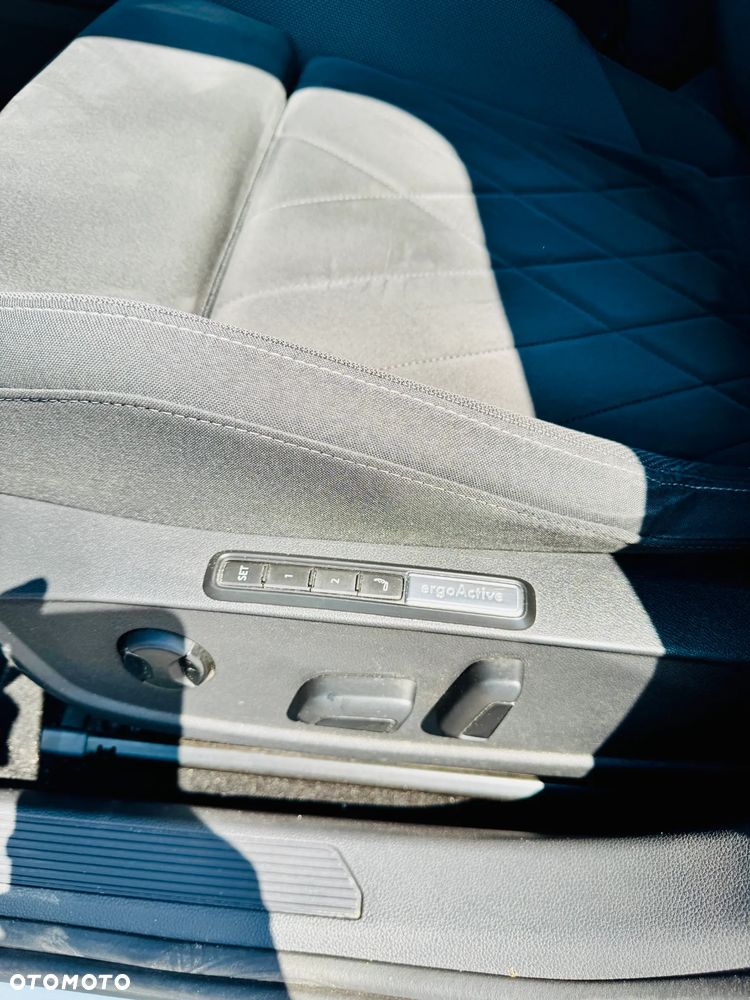 Volkswagen Golf 1.5 eTSI EVO Style DSG - 8