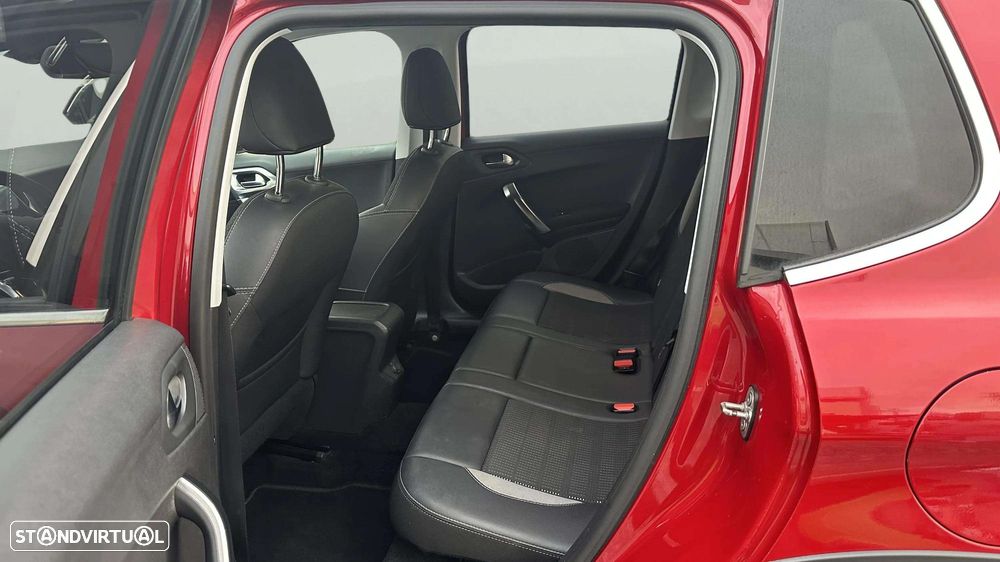 Peugeot 2008 1.2 PureTech Allure - 9