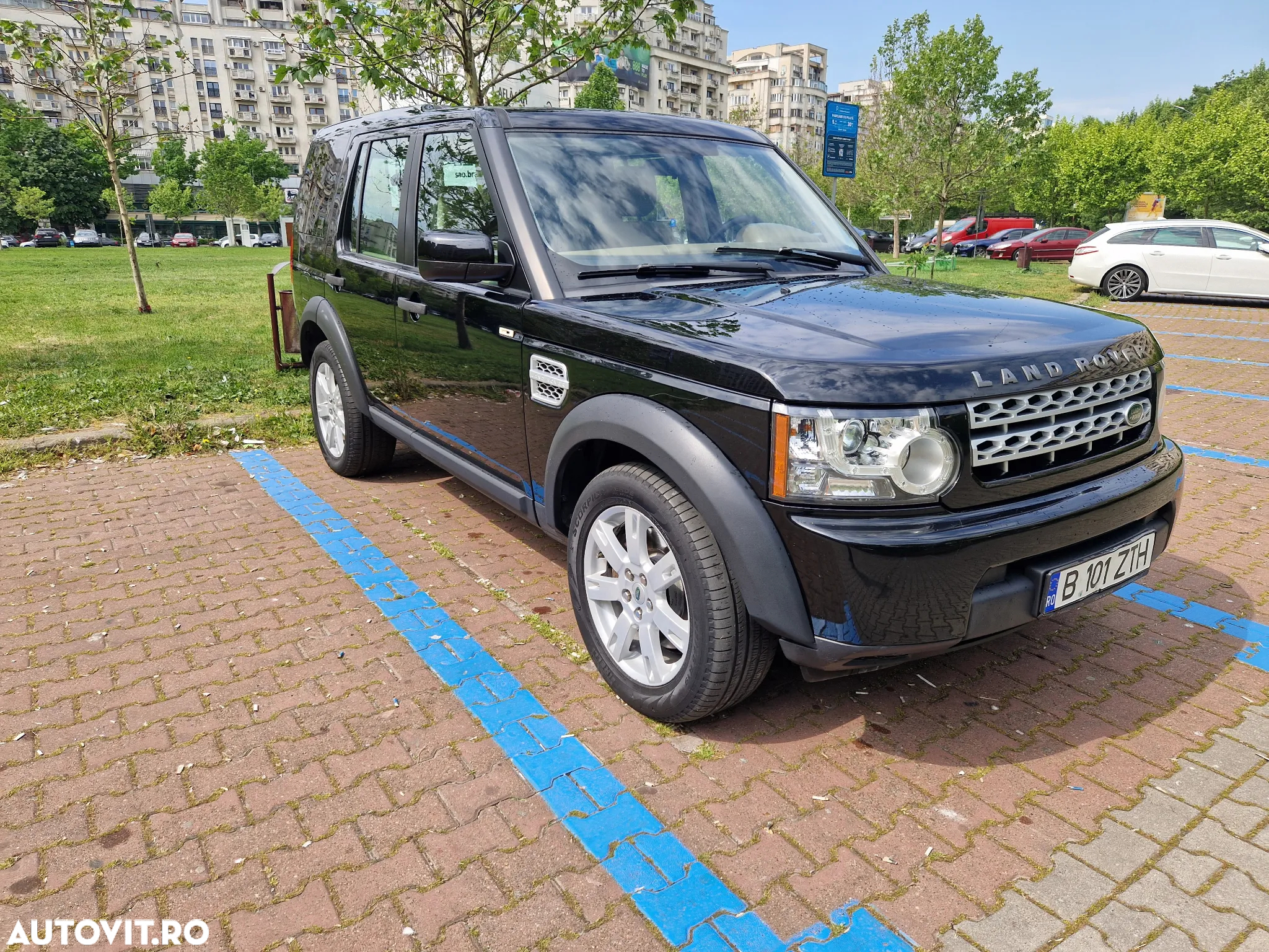 Land Rover Discovery 4 3.0 L SDV6 SE Aut. - 2