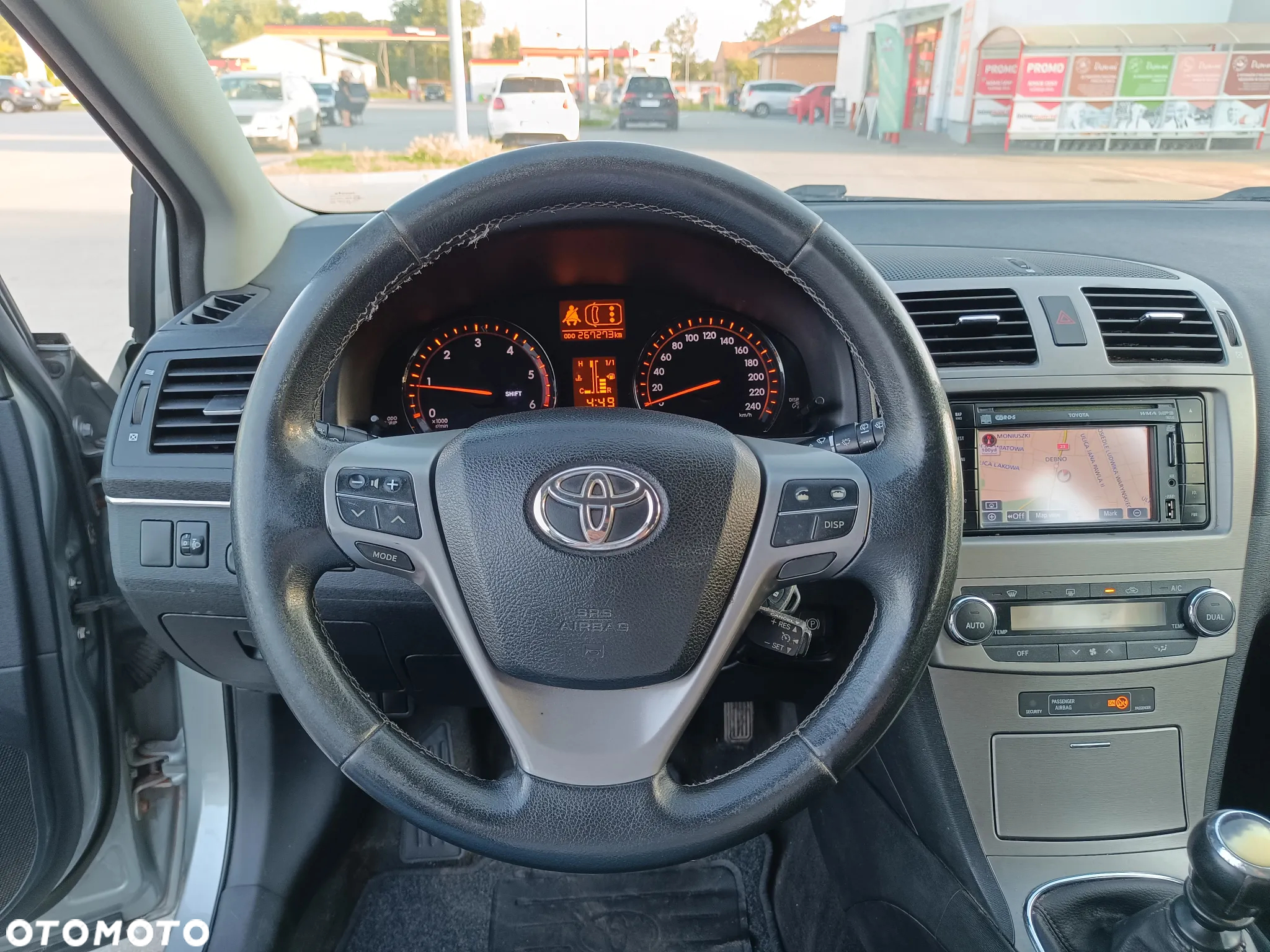 Toyota Avensis 2.0 D-4D Combi Executive - 13