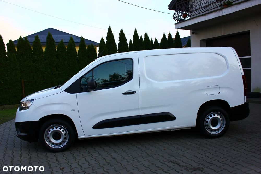 Toyota Proace City CHŁODNIA 1.5D-4D 102KM LONG L2 3 Osobowy - 14