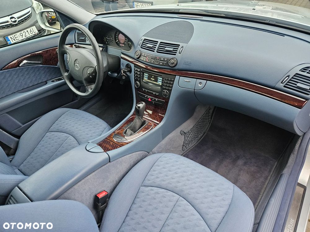 Mercedes-Benz Klasa E 200 Kompressor Automatik Classic - 12