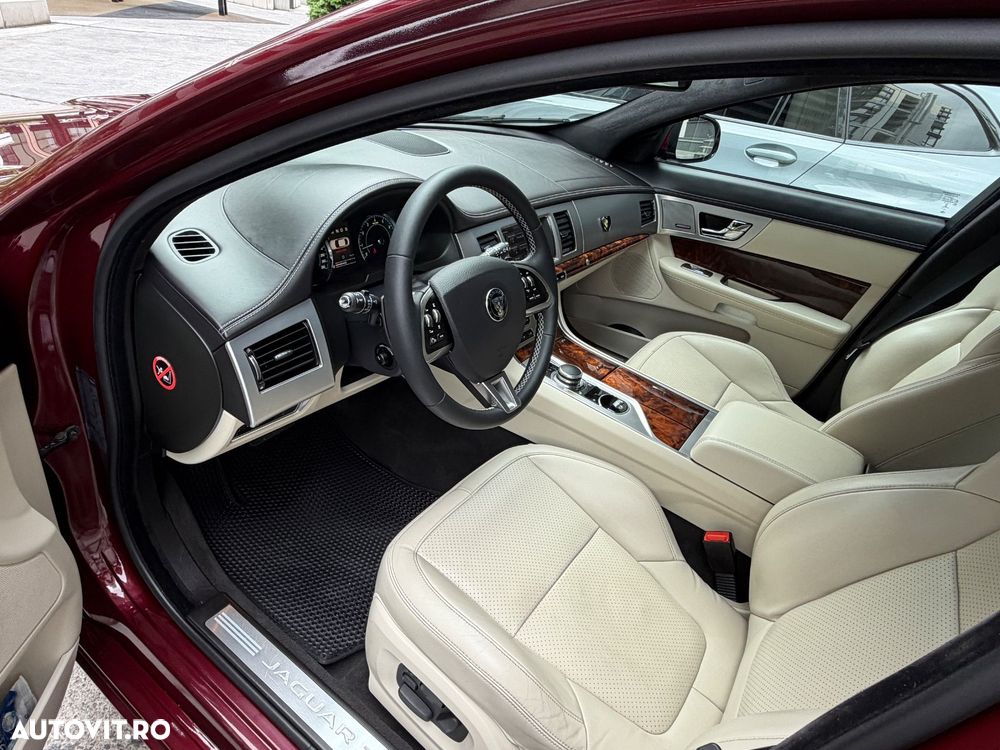 Jaguar XF 3.0 AWD Premium Luxury - 5