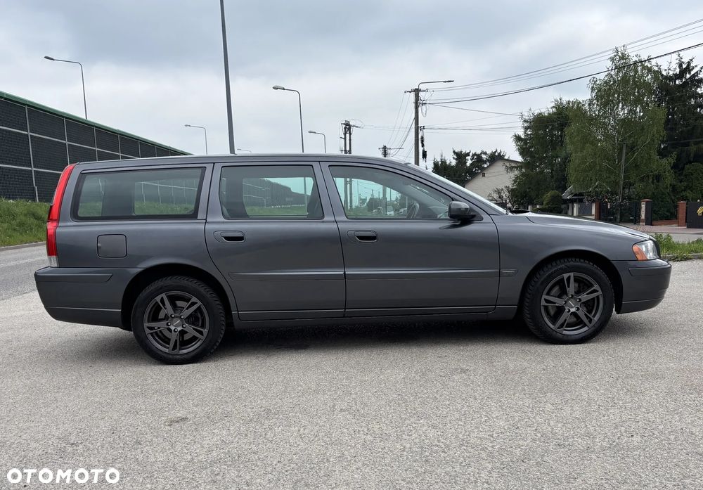 Volvo V70 2.4 Momentum - 41