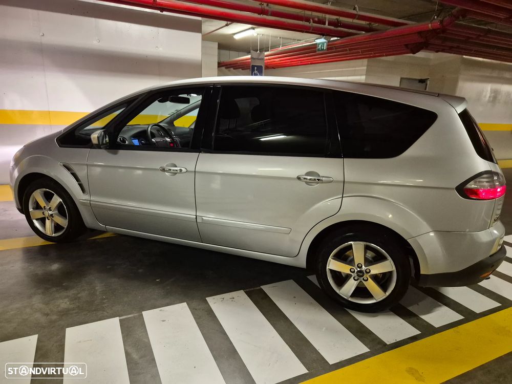 Ford S-Max 2.0 TDCi Titanium 7L - 17