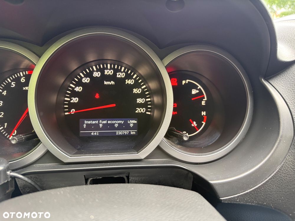 Suzuki Grand Vitara 2.0 Comfort - 26