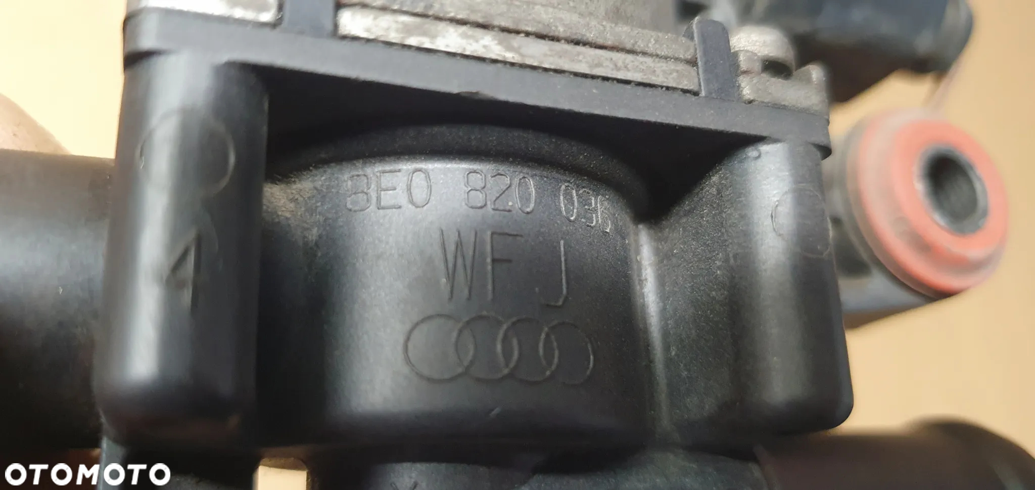 Dodatkowa pompka obiegu wody elektrozawór Audi A6 C6 2.7 TDI 8E0820036 8E0820035B - 5