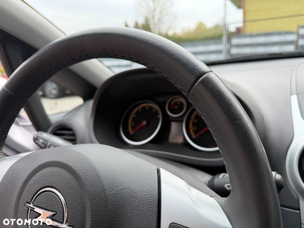 Opel Corsa 1.2 16V Essentia - 19