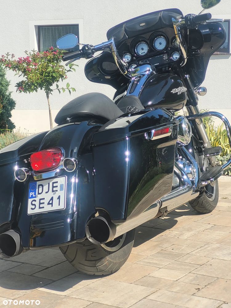 Harley-Davidson Touring Street Glide - 2