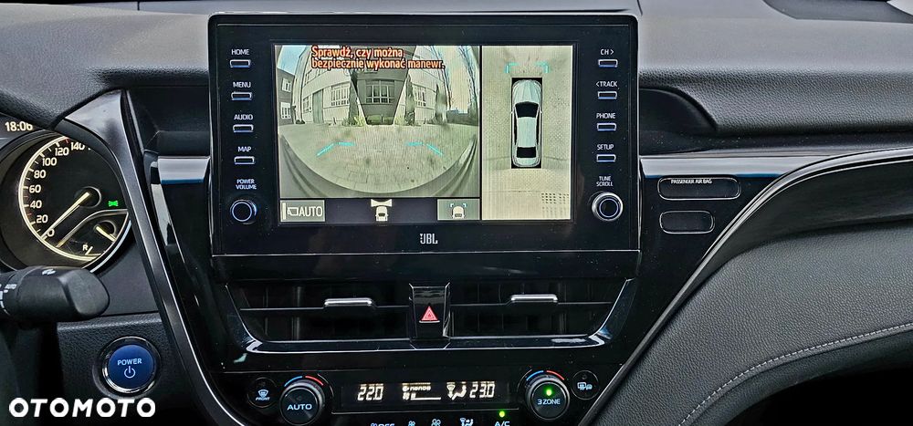 Toyota Camry 2.5 Hybrid Executive CVT - 21