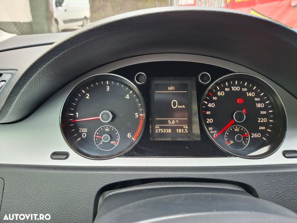 Volkswagen Passat - 11