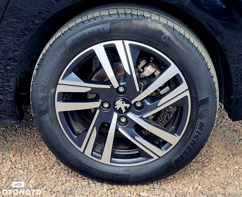 Peugeot 208 - 16