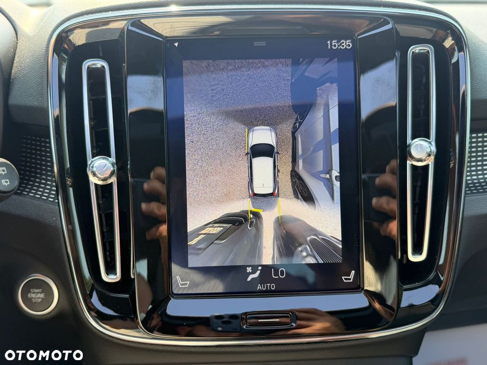 Volvo XC 40 D4 AWD Geartronic R-Design - 11