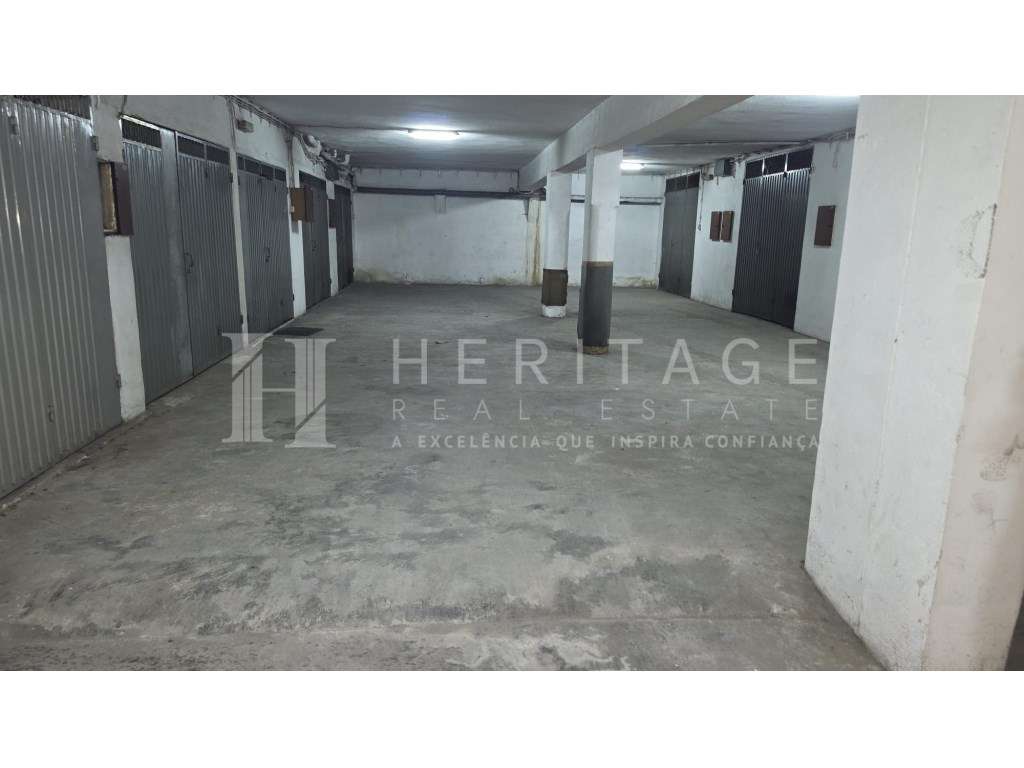 Garagem Box de 18 m² à Venda no Barreiro | Excelente Localização e ... - Grande imagem: 5/11