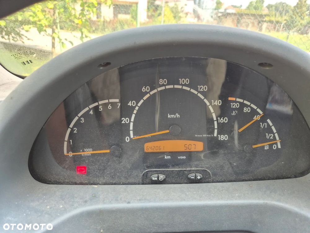 Mercedes-Benz Sprinter - 11
