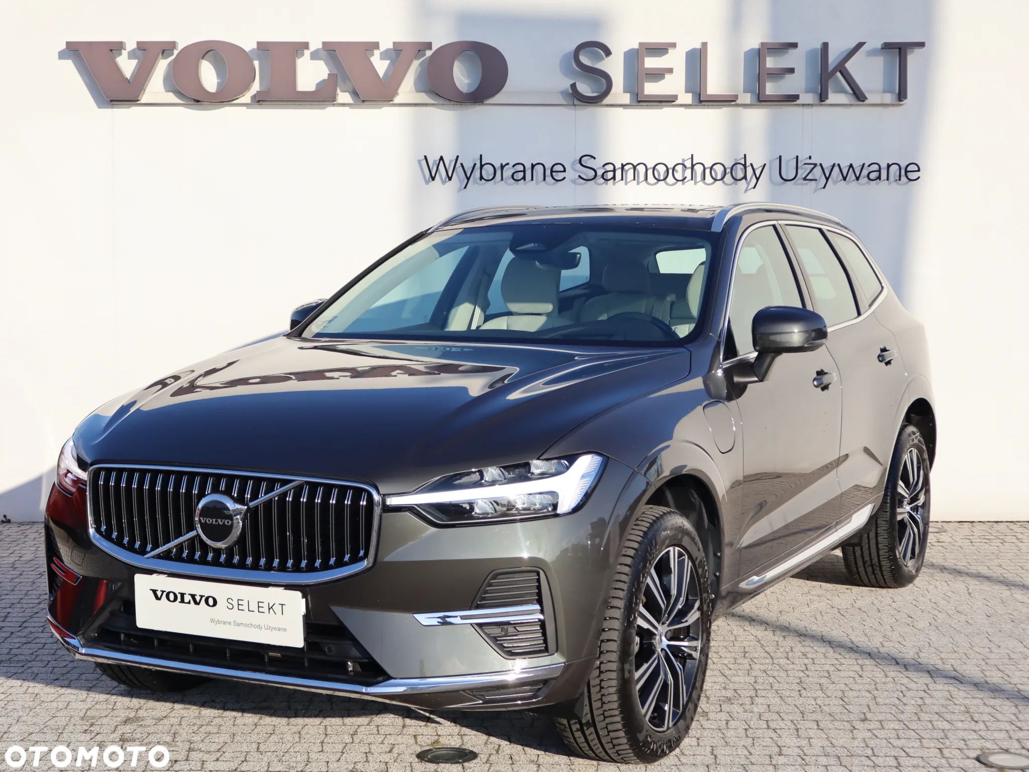 Volvo XC 60 T8 Plug-In Hybrid AWD Inscription - 1