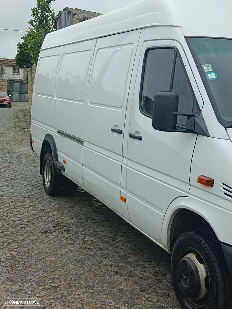Mercedes-Benz Sprinter - 13