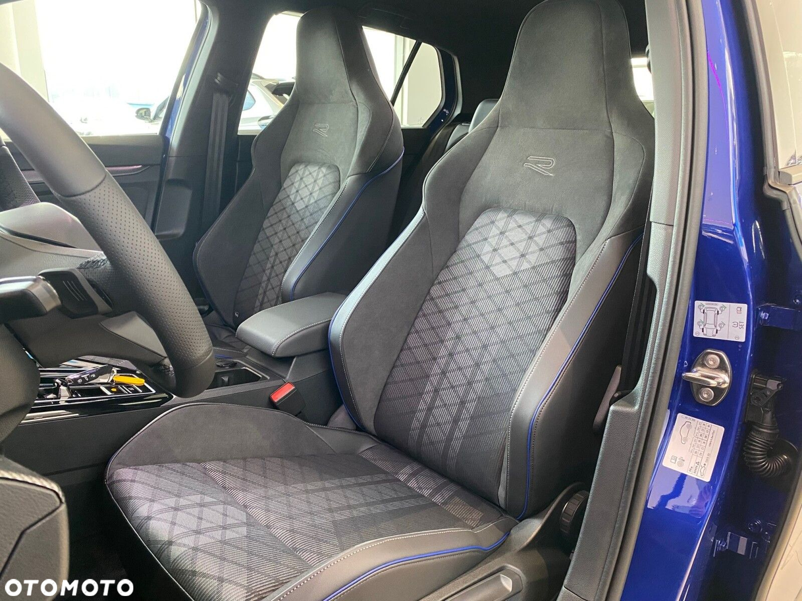 Volkswagen Golf - 14