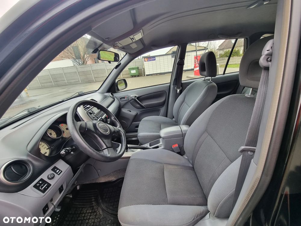 Toyota RAV4 2.0 VVT-i 4x4 - 13