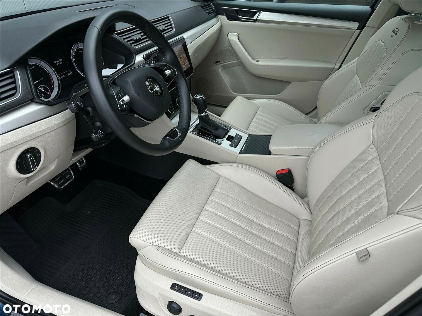 Skoda Superb 2.0 TDI SCR L&K DSG - 9