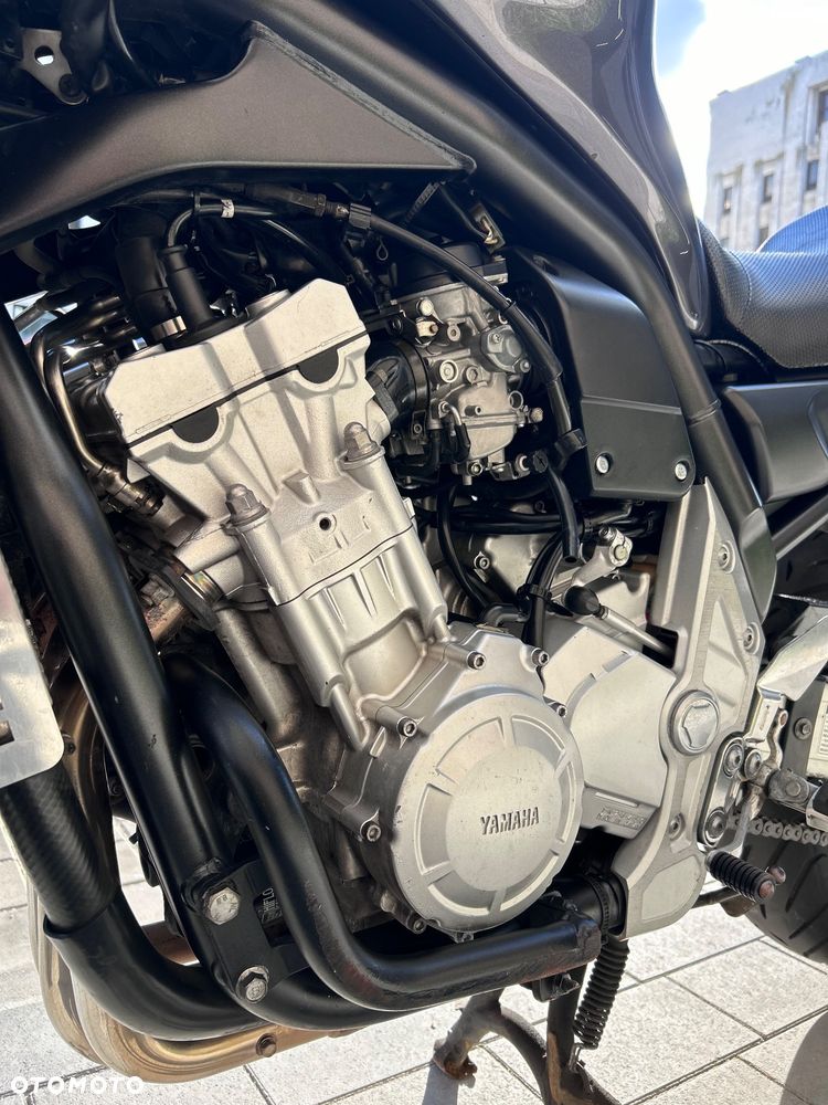 Yamaha FZS - 4