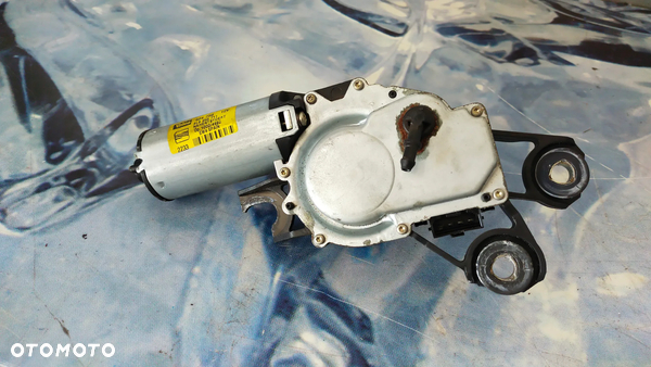 SEAT IBIZA  SILNICZEK WYCIERACZKI TYŁ 6L6955711