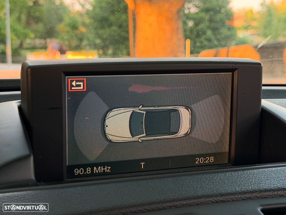 BMW 120 d Limited Edition Lifestyle c/ M Sport Pack - 15