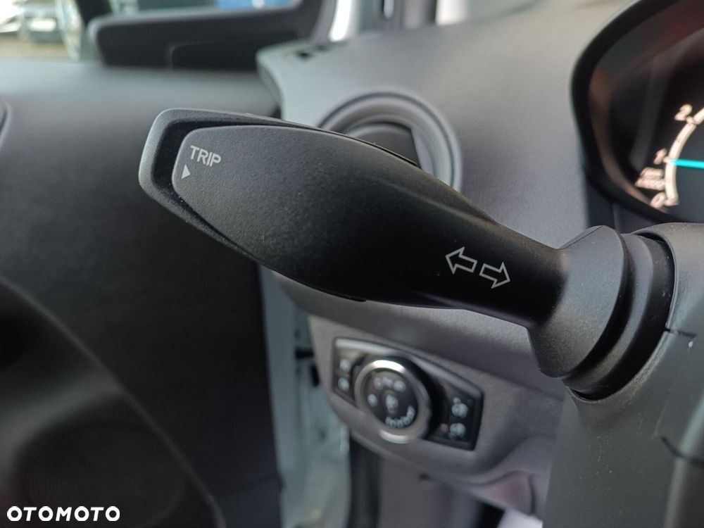 Ford transit-courier Trend - 13