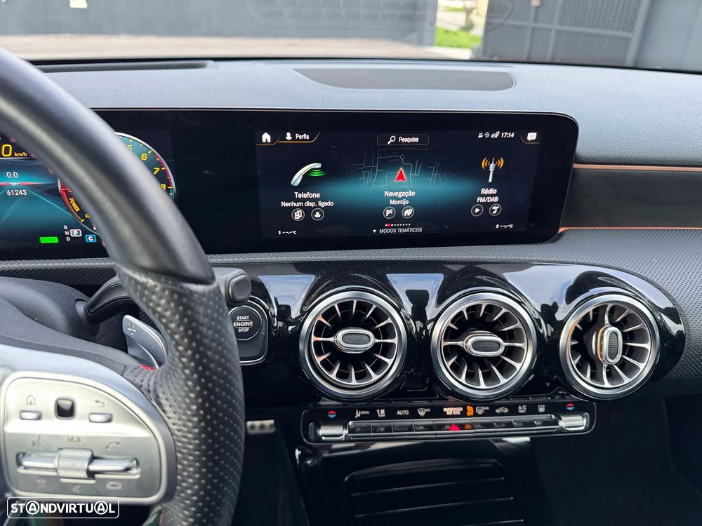 Mercedes-Benz A 250 e AMG Line - 25