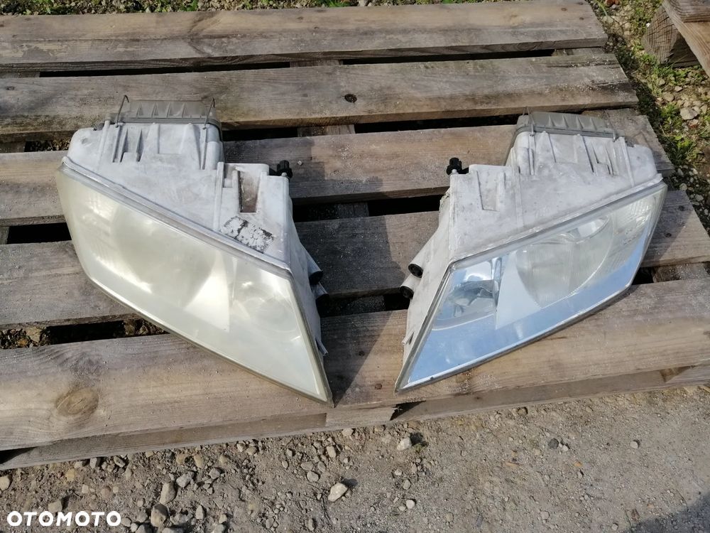 Skoda Octavia II lampy przednie komplet EU i inne - 1