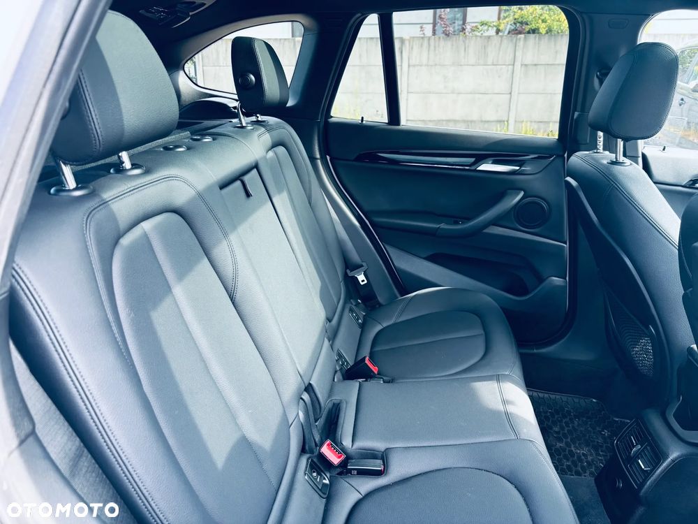 BMW X1 xDrive25i Advantage - 23