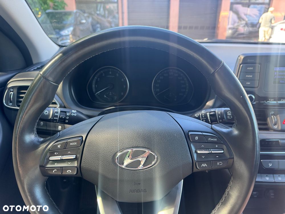 Hyundai i30 1.5 DPI Classic + - 13