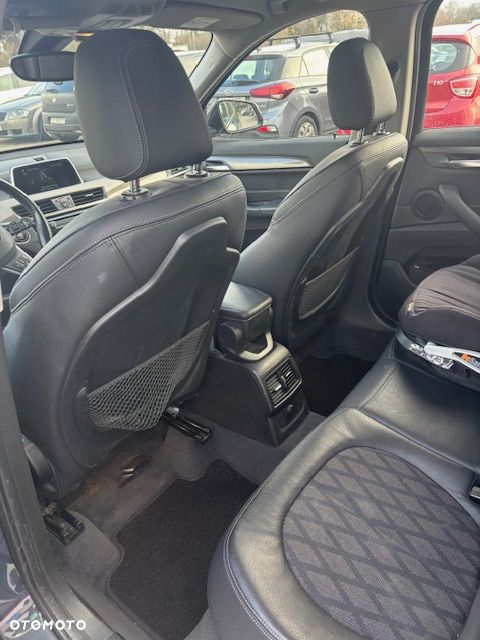 BMW X1 sDrive18i - 12