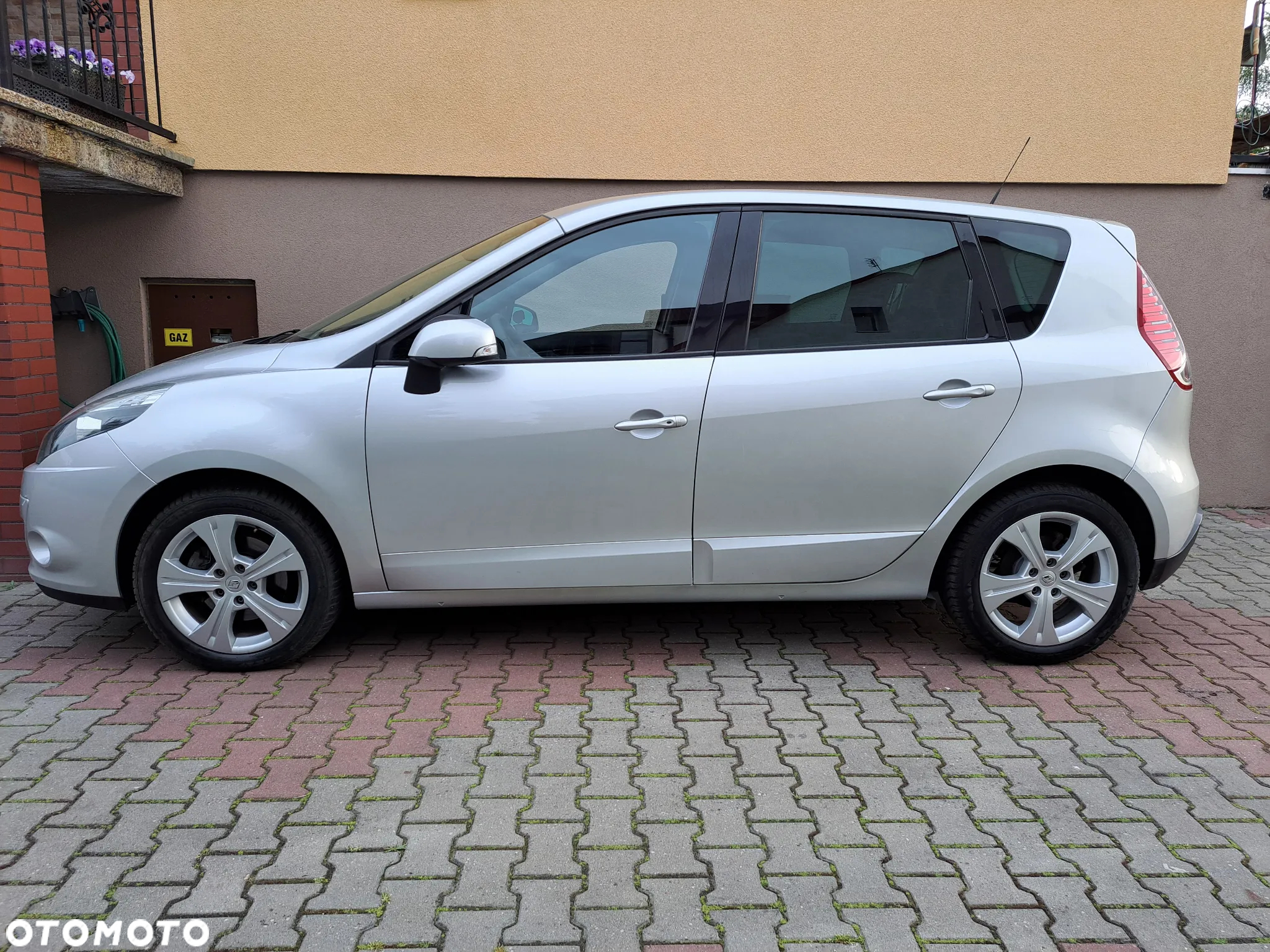 Renault Scenic 1.5 dCi Dynamique EDC - 2