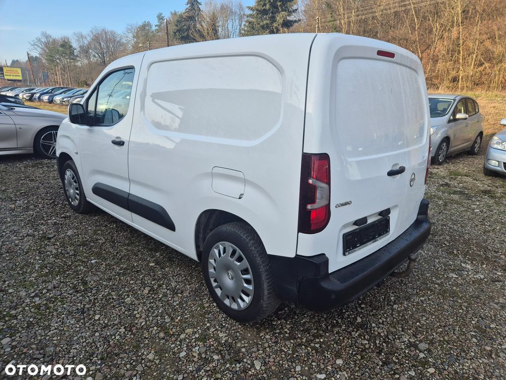 Opel Combo 1.5 CDTI Essentia S&S - 4