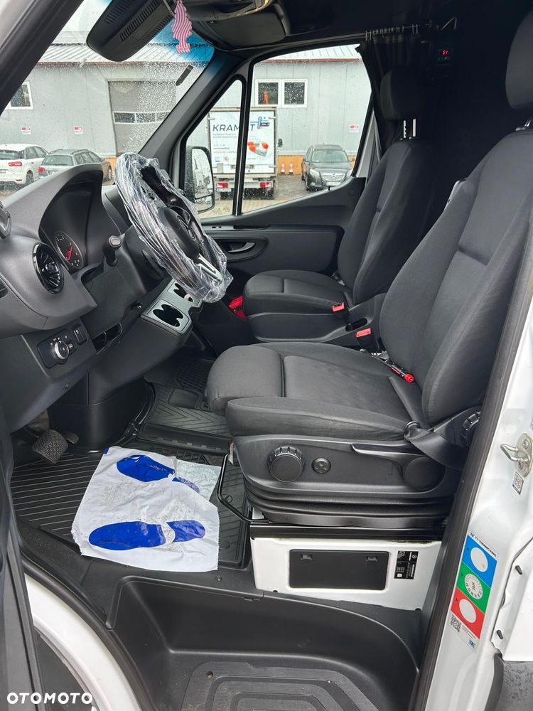 Mercedes-Benz Sprinter - 17