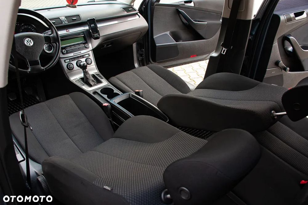 Volkswagen Passat 2.0 TDI Comfortline - 34