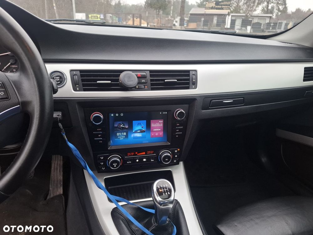 BMW Seria 3 320i Edition Exclusive - 12