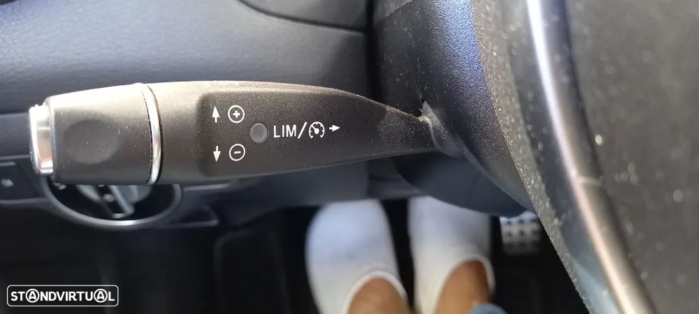 Mercedes-Benz CLA 180 d Shooting Brake AMG Line - 17