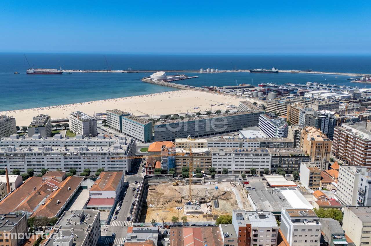 Apartamento T4 - Brito Capelo 1023 - Grande imagem: 3/17