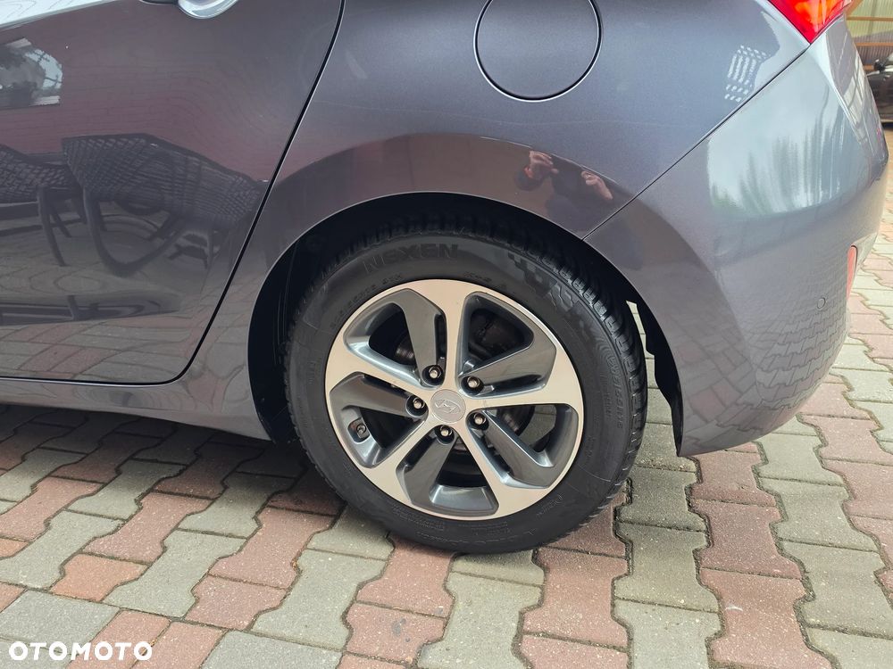 Hyundai i30 blue 1.6 GDI Passion - 13