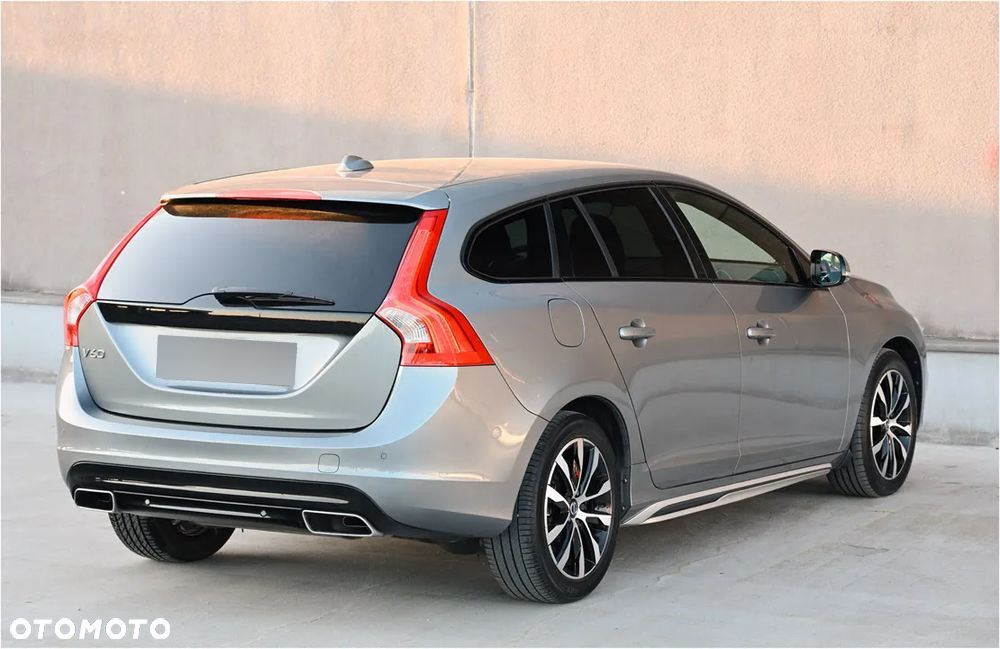 Volvo V60 D4 Geartronic Summum - 17