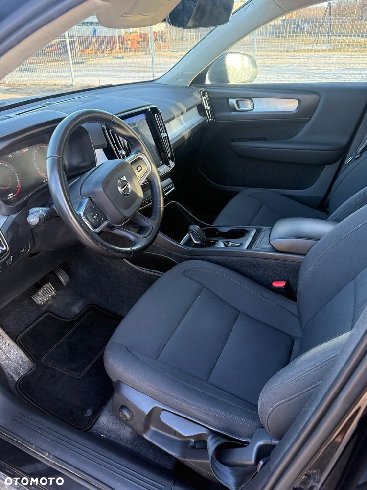 Volvo XC 40 T3 Geartronic Momentum - 9