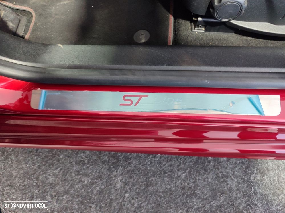 Ford Focus 1.0 EcoBoost ST-Line - 15