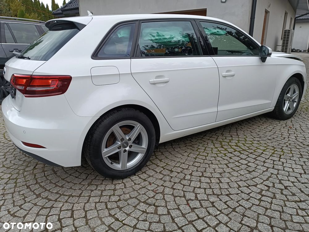 Audi A3 Sportback 2.0 TDI - 4