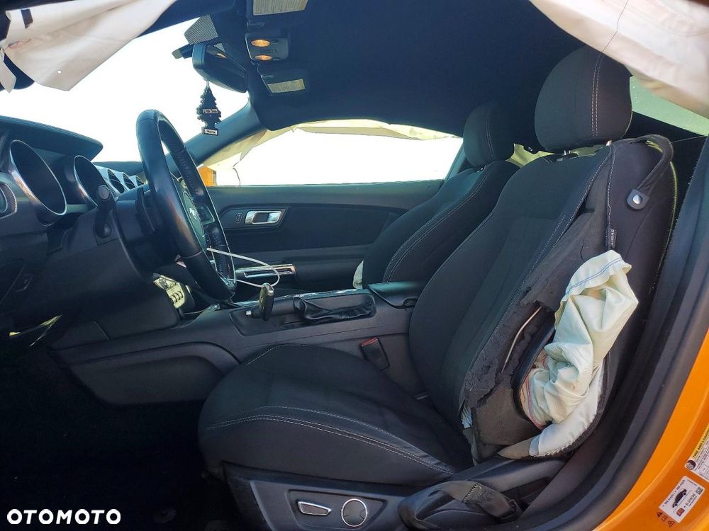 Ford Mustang 5.0 V8 GT - 8